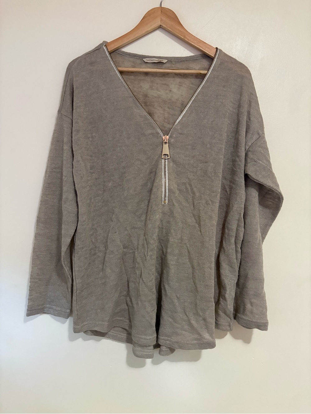 Soft Surroundings 1X Women’s Light Taupe and Gold Zip-Front Knit Pullover Top
